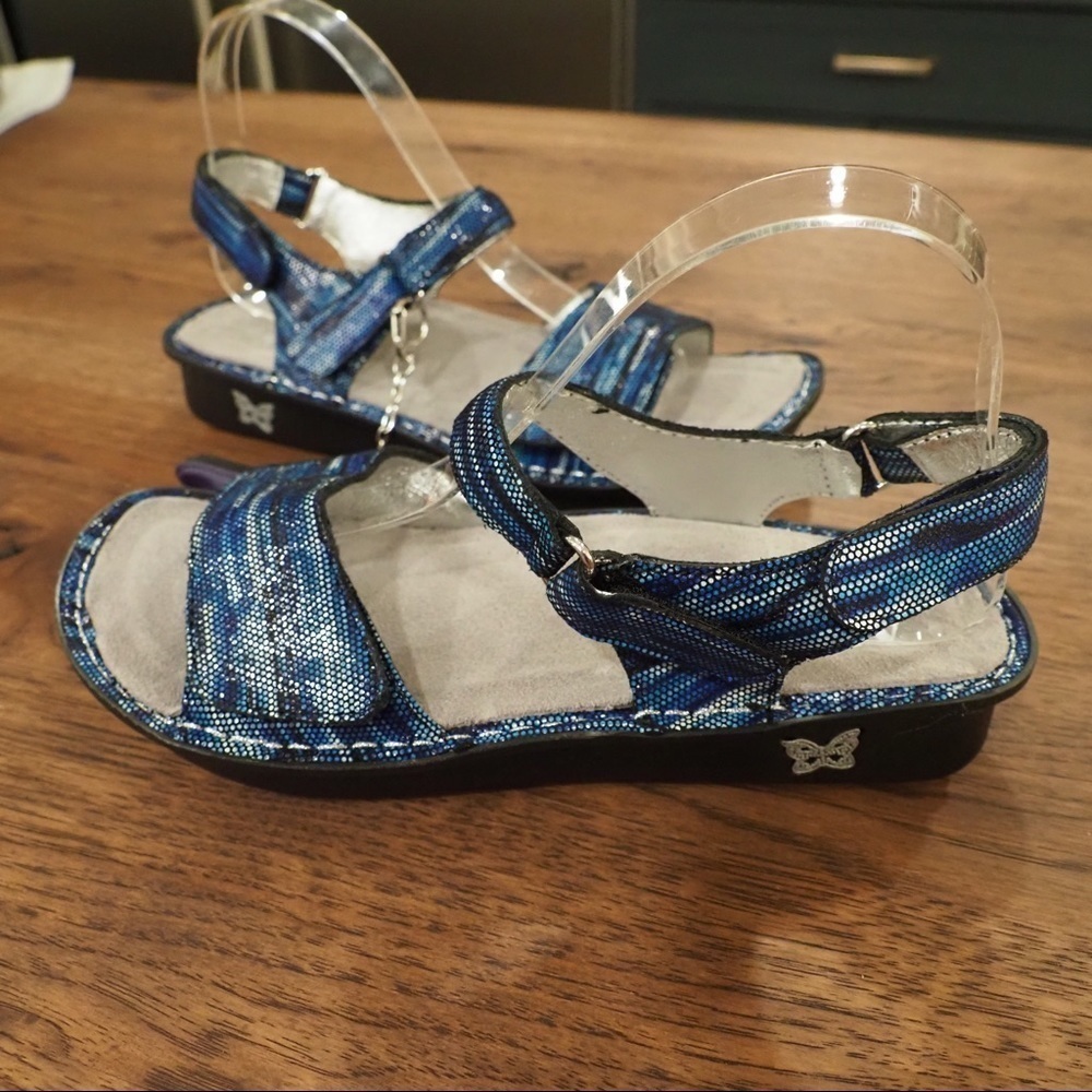 NIB ALEGRIA Patti 38 blue metallic leather sandal - Picture 2 of 16
